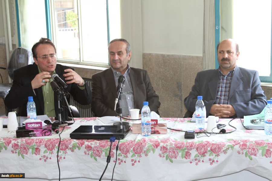 استاندار چهارمحال و بختیاری در دیدار همایش معاونان آموزشی سراسر کشور بیان کرد :  2