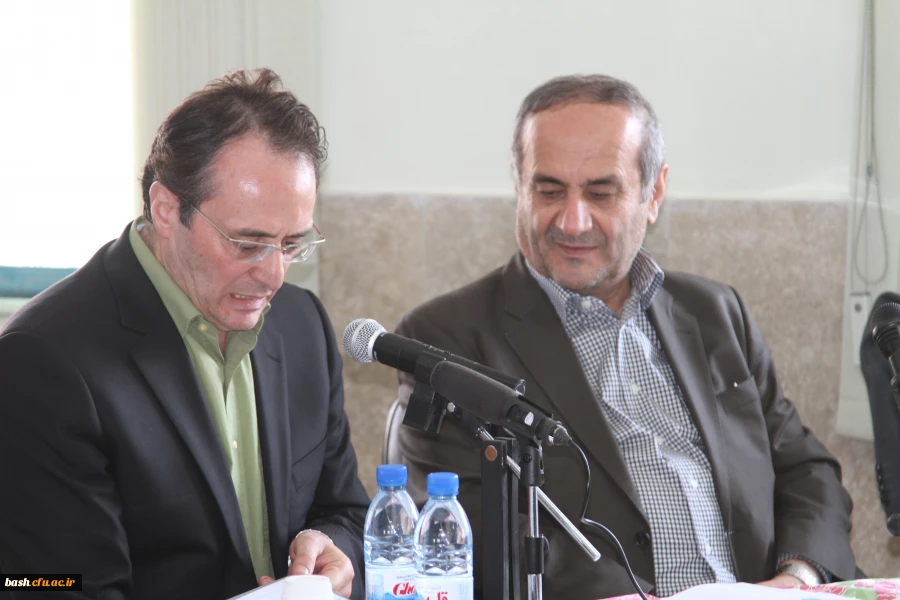 دکتر مهر محمدی در جمع معاونان آموزشی ، پژوهشی و فرهنگی دانشگاه فرهنگیان آموزش و فرهنگ را دو مولفه اصلی در سیاست‎ها و برنامه‎ریزی‎های دانشگاه فرهنگیان دانست 2