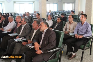 برگزاری نشست هم اندیشی با استادان