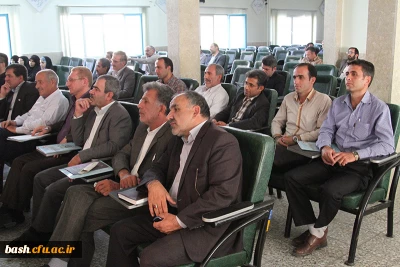 برگزاری نشست هم اندیشی با استادان