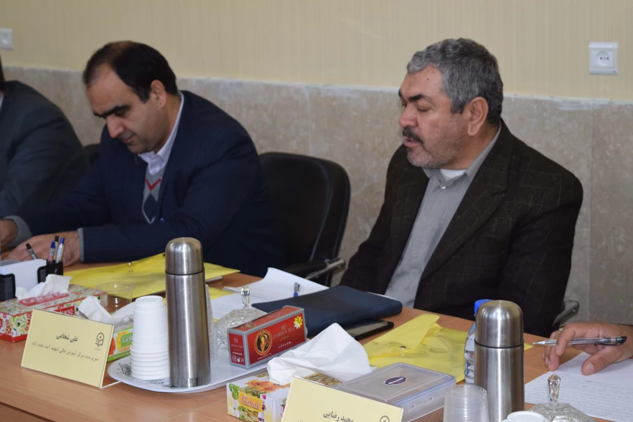 رییس شورای دانشگاه های فرهنگیان منطقه 7کشور وسرپرست پردیس شهید باهنر اصفهان بیان کرد : 

دانشگاه های فرهنگیان کشور روندروبه رشدی دارد 2