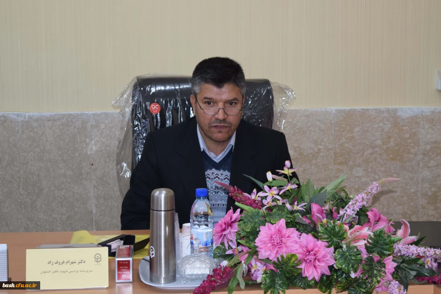 رییس شورای دانشگاه های فرهنگیان منطقه 7کشور وسرپرست پردیس شهید باهنر اصفهان بیان کرد : 

دانشگاه های فرهنگیان کشور روندروبه رشدی دارد 3