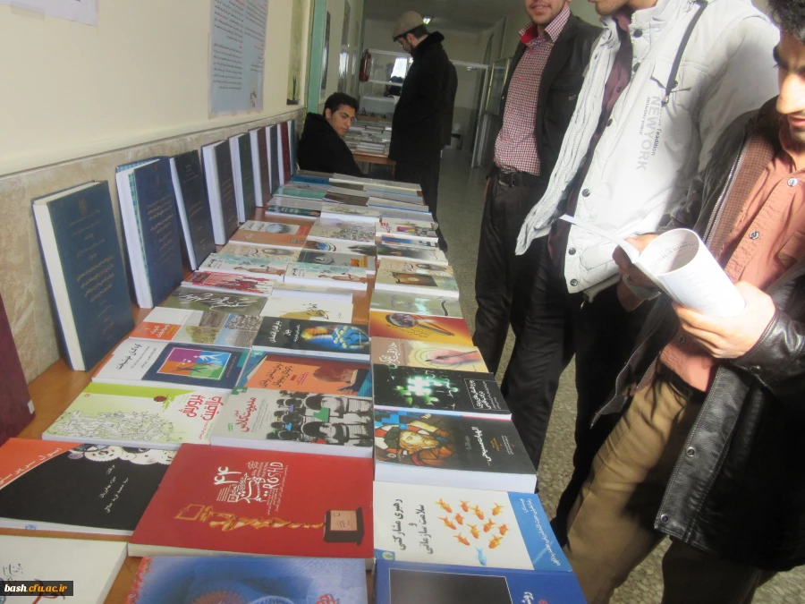 برگزاری نمایشگاه کتاب و آثار تالیفی و پژوهشی  4