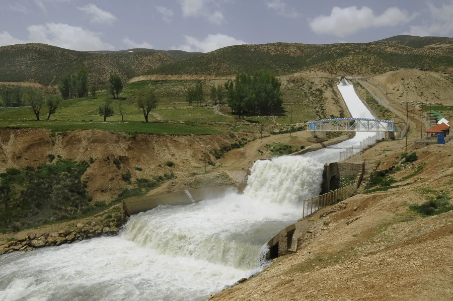 آبشار تونل کوهرنگ