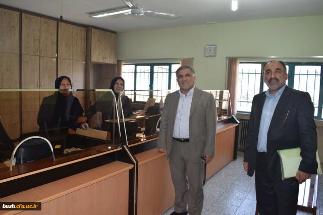 بازدید سرزده دکتر قنبری از حوزه معاونت آموزشی 2