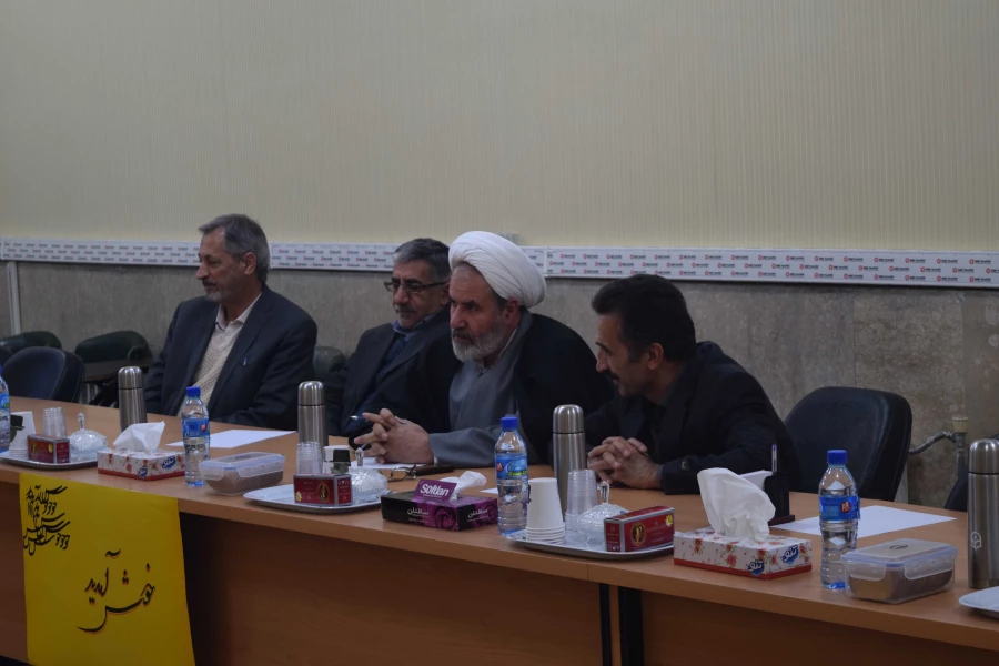 اتاق فکر و نشست هم اندیشی پیشگامان تربیت معلم 3