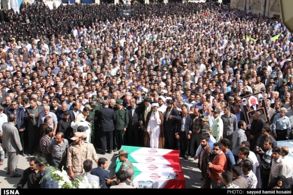 پیکر حاج محمد جواد فیاض جان باخته فاجعه منا در شهرکرد تشییع شد 2