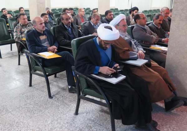 برگزاری کرسی آزاد اندیشی  ویژه  اساتید  در پردیس بحر العلوم شهرکرد 5