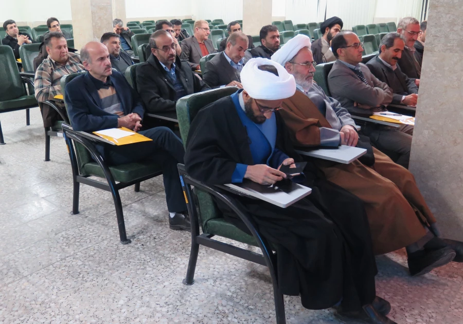 برگزاری کرسی آزاد اندیشی  ویژه  اساتید  در پردیس بحر العلوم شهرکرد 5