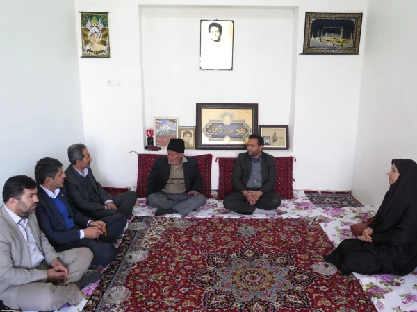 دیدار با خانواده شهید همایون نصیری