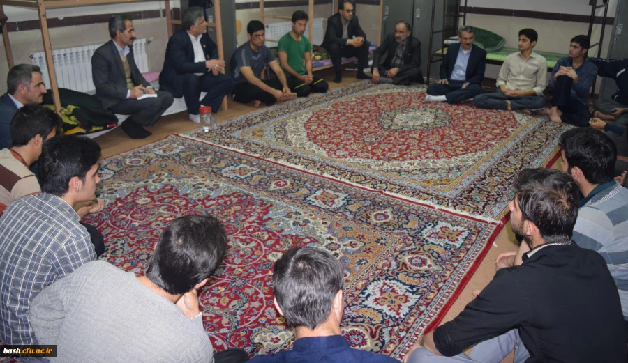 جلسه دیدار دکتر قنبری معاونت محترم امور دانشجویی  با دانشجویان  2