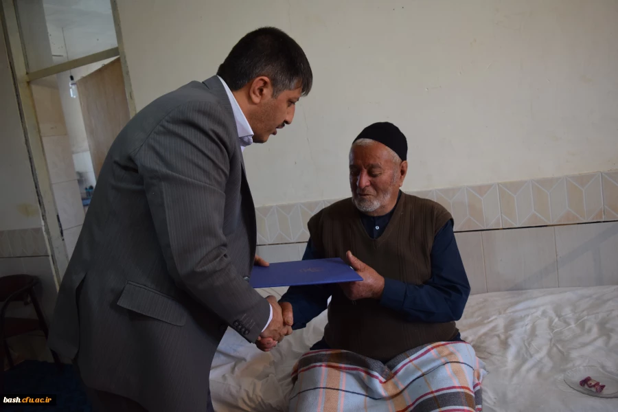 دیدار با خانواده شهید ابوالفضل احمدی