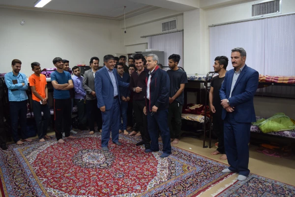 بازدید سرزده مدیر کل امور دانشجویی از سرای پردیس بحرالعلوم