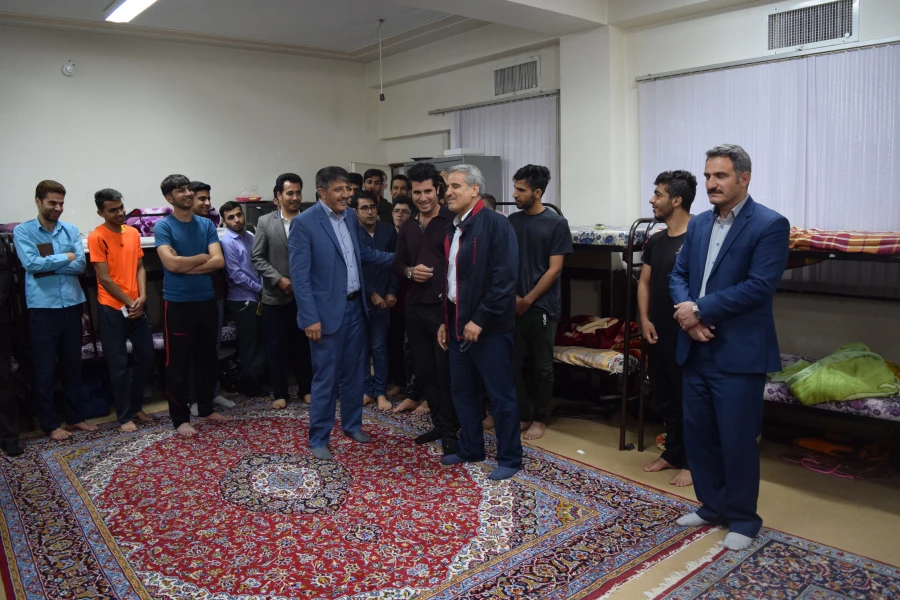 بازدید سرزده مدیر کل امور دانشجویی از سرای پردیس بحرالعلوم