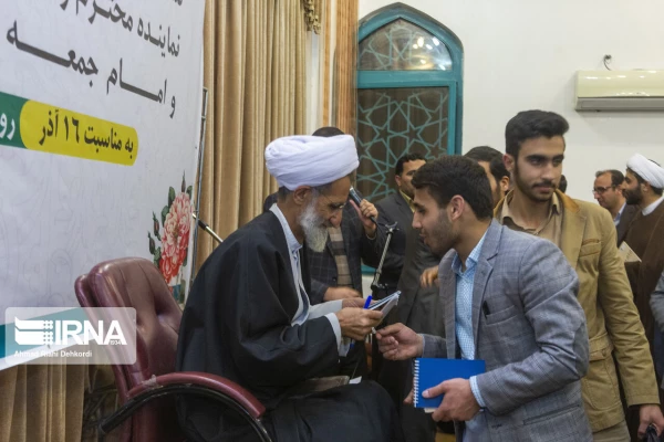 دیدار دانشجویان دانشگاه فرهنگیان با نماینده ولی فقیه و امام جمعه شهرکرد به مناسب 16آذر، روز دانشجو 5